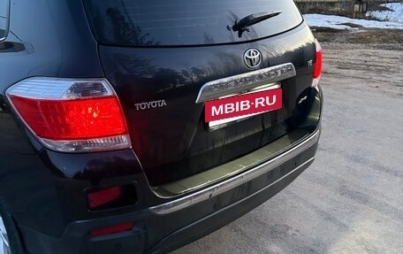 Toyota Highlander III, 2011 год, 1 750 000 рублей, 3 фотография