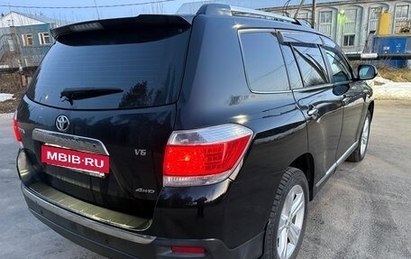 Toyota Highlander III, 2011 год, 1 750 000 рублей, 2 фотография