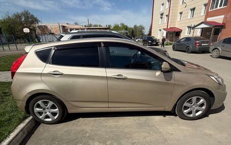 Hyundai Solaris II рестайлинг, 2012 год, 580 000 рублей, 3 фотография