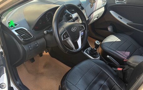Hyundai Solaris II рестайлинг, 2012 год, 580 000 рублей, 6 фотография