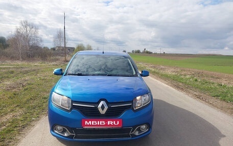Renault Logan II, 2017 год, 745 000 рублей, 3 фотография