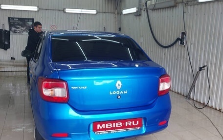 Renault Logan II, 2017 год, 745 000 рублей, 2 фотография