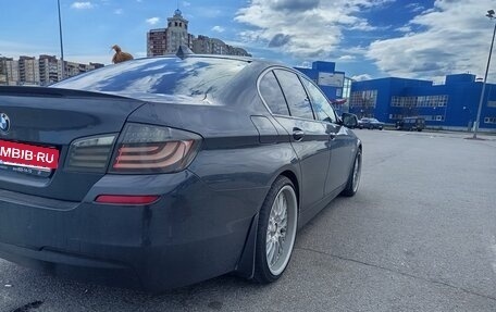 BMW 5 серия, 2011 год, 1 800 000 рублей, 8 фотография