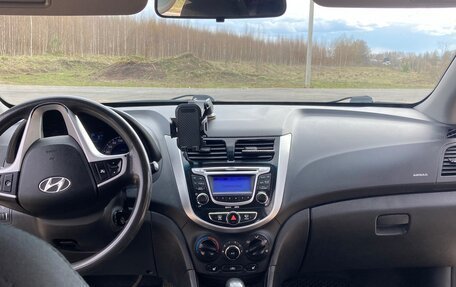 Hyundai Solaris II рестайлинг, 2012 год, 750 000 рублей, 10 фотография