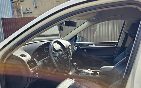 Volkswagen Touareg III, 2010 год, 1 980 000 рублей, 7 фотография
