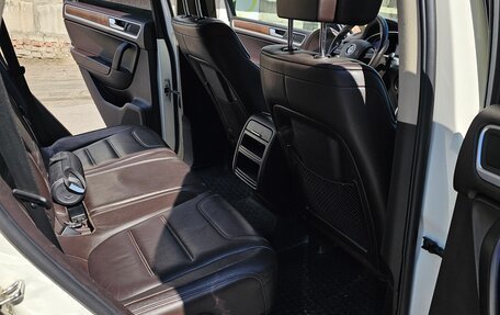 Volkswagen Touareg III, 2010 год, 1 980 000 рублей, 9 фотография