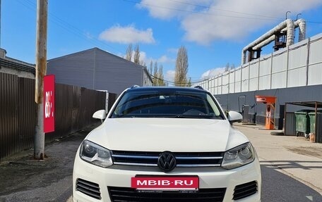 Volkswagen Touareg III, 2010 год, 1 980 000 рублей, 2 фотография