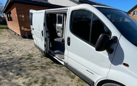 Renault Trafic, 2004 год, 600 000 рублей, 3 фотография