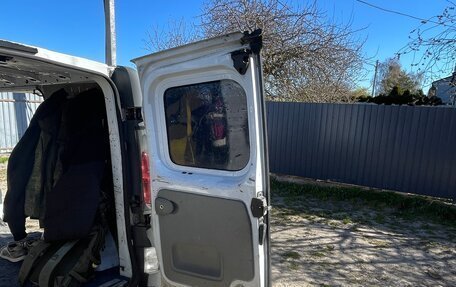 Renault Trafic, 2004 год, 600 000 рублей, 5 фотография
