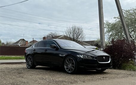 Jaguar XE I рестайлинг, 2015 год, 2 600 000 рублей, 3 фотография