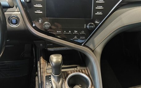 Toyota Camry, 2019 год, 3 150 000 рублей, 8 фотография