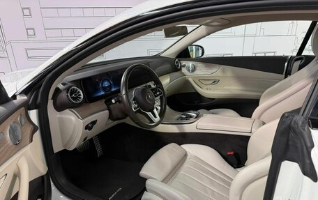 Mercedes-Benz E-Класс, 2018 год, 4 090 000 рублей, 15 фотография