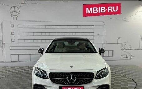 Mercedes-Benz E-Класс, 2018 год, 4 090 000 рублей, 4 фотография