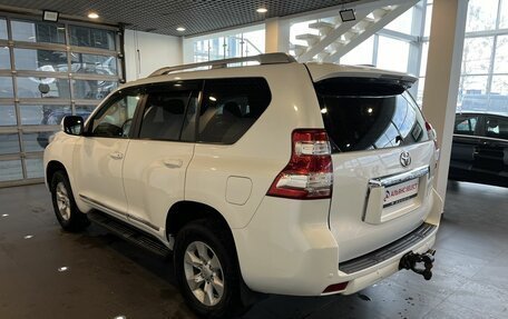 Toyota Land Cruiser Prado 150 рестайлинг 2, 2010 год, 2 690 000 рублей, 5 фотография