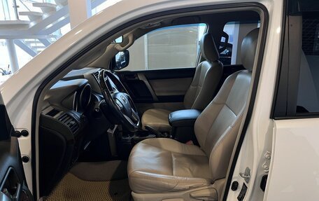 Toyota Land Cruiser Prado 150 рестайлинг 2, 2010 год, 2 690 000 рублей, 15 фотография