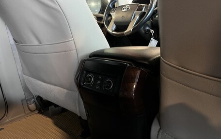 Toyota Land Cruiser Prado 150 рестайлинг 2, 2010 год, 2 690 000 рублей, 32 фотография