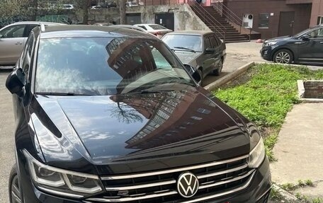 Volkswagen Tiguan II, 2021 год, 3 300 000 рублей, 3 фотография