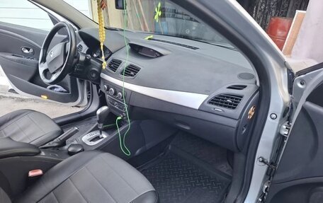 Renault Fluence I, 2012 год, 650 000 рублей, 2 фотография