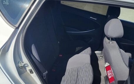 Hyundai Solaris II рестайлинг, 2015 год, 1 100 000 рублей, 18 фотография