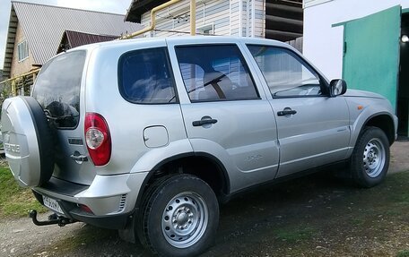 Chevrolet Niva I рестайлинг, 2010 год, 410 000 рублей, 2 фотография