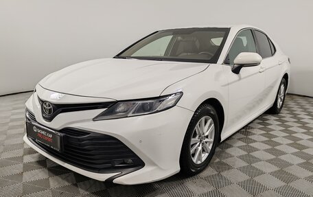 Toyota Camry, 2019 год, 1 899 000 рублей, 1 фотография