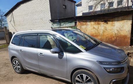 Citroen C4 Picasso II рестайлинг, 2018 год, 1 250 000 рублей, 2 фотография