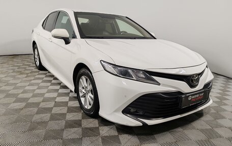 Toyota Camry, 2019 год, 1 899 000 рублей, 3 фотография