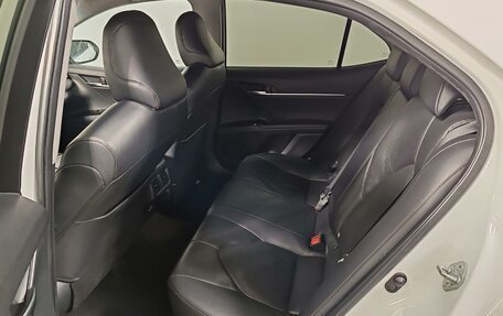 Toyota Camry, 2019 год, 1 899 000 рублей, 11 фотография