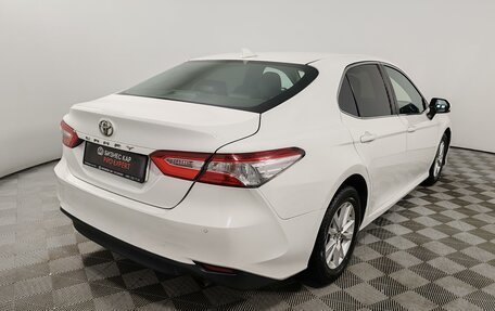 Toyota Camry, 2019 год, 1 899 000 рублей, 5 фотография