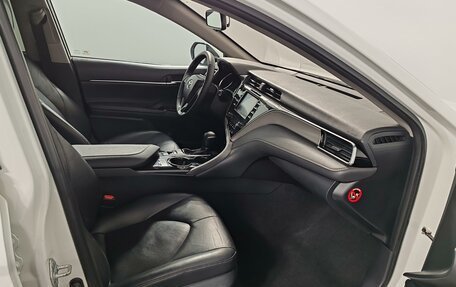 Toyota Camry, 2019 год, 1 899 000 рублей, 17 фотография