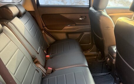 Mitsubishi Outlander III рестайлинг 3, 2014 год, 1 100 000 рублей, 1 фотография