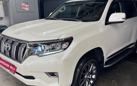 Toyota Land Cruiser Prado 150 рестайлинг 2, 2017 год, 4 300 000 рублей, 10 фотография