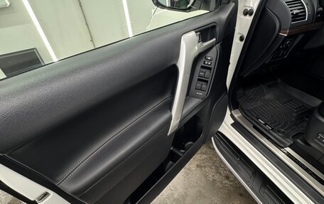 Toyota Land Cruiser Prado 150 рестайлинг 2, 2017 год, 4 300 000 рублей, 18 фотография