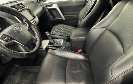Toyota Land Cruiser Prado 150 рестайлинг 2, 2017 год, 4 300 000 рублей, 20 фотография