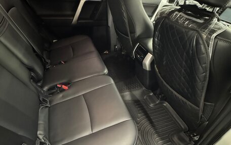 Toyota Land Cruiser Prado 150 рестайлинг 2, 2017 год, 4 300 000 рублей, 25 фотография