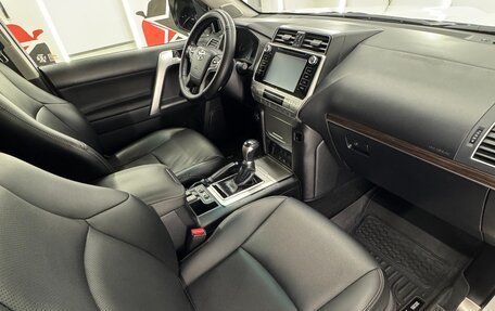 Toyota Land Cruiser Prado 150 рестайлинг 2, 2017 год, 4 300 000 рублей, 29 фотография
