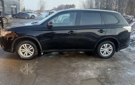 Mitsubishi Outlander III рестайлинг 3, 2014 год, 1 100 000 рублей, 4 фотография