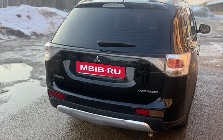 Mitsubishi Outlander III рестайлинг 3, 2014 год, 1 100 000 рублей, 3 фотография