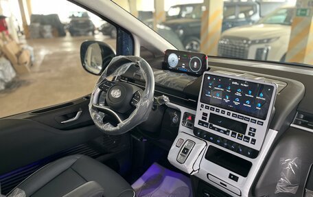 Hyundai Staria, 2025 год, 8 147 000 рублей, 28 фотография