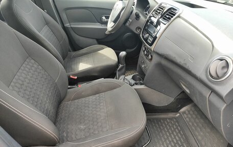 Renault Logan II, 2017 год, 745 000 рублей, 9 фотография