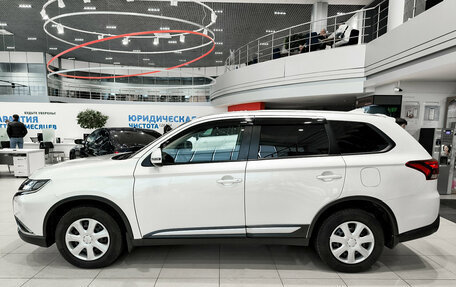 Mitsubishi Outlander III рестайлинг 3, 2018 год, 2 350 000 рублей, 10 фотография