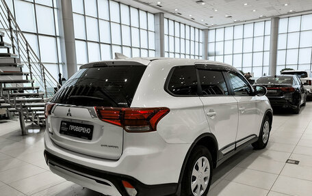Mitsubishi Outlander III рестайлинг 3, 2018 год, 2 350 000 рублей, 6 фотография