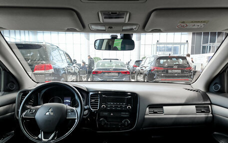 Mitsubishi Outlander III рестайлинг 3, 2018 год, 2 350 000 рублей, 17 фотография