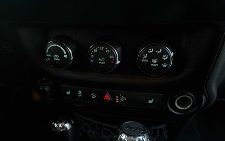 Jeep Wrangler, 2015 год, 2 899 000 рублей, 13 фотография