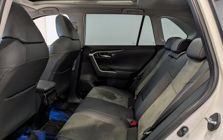 Toyota RAV4, 2024 год, 4 155 000 рублей, 12 фотография