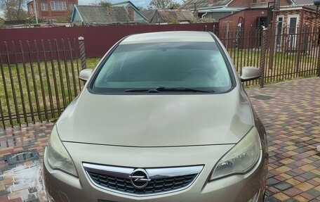 Opel Astra J, 2012 год, 720 000 рублей, 1 фотография