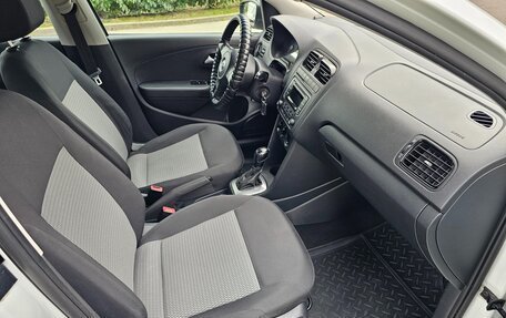 Volkswagen Polo VI (EU Market), 2015 год, 650 000 рублей, 24 фотография