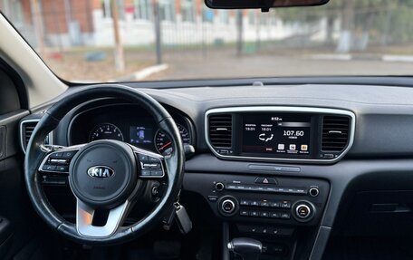 KIA Sportage IV рестайлинг, 2020 год, 2 200 000 рублей, 9 фотография