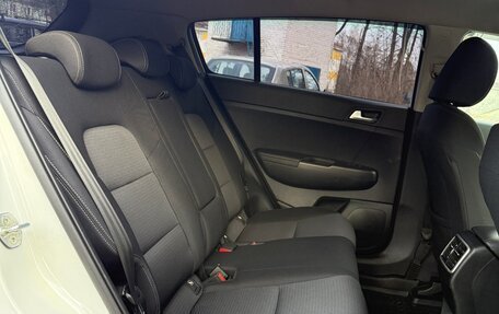 KIA Sportage IV рестайлинг, 2020 год, 2 200 000 рублей, 12 фотография
