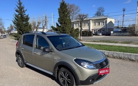 Renault Sandero I, 2013 год, 710 000 рублей, 2 фотография